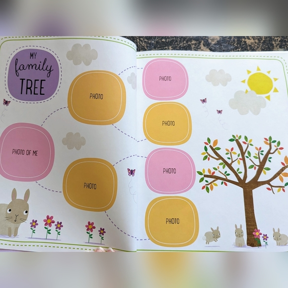 Baby Record Book - Hardcover baby keepsake book - Picture 8 of 14